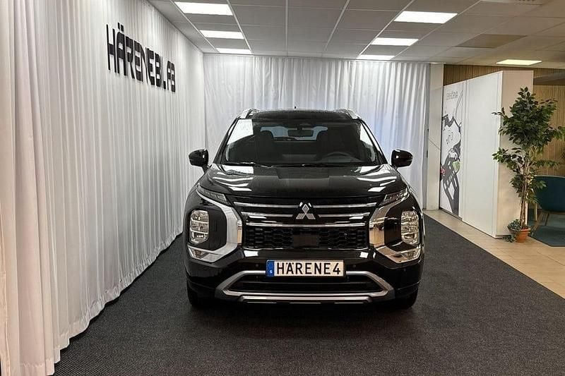 Ny Mitsubishi Outlander Instyle 136 HK (100 kW) 2025 Black diamond SUV