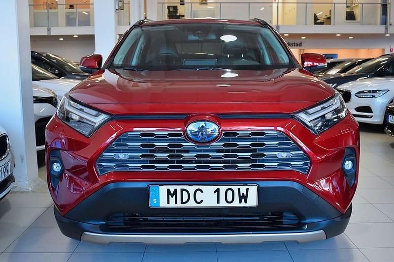 Begagnad Toyota RAV4 Hybrid Executive 222 HK (163 kW) 2021 Röd SUV