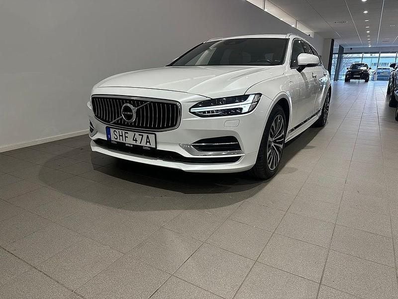 Vit Begagnad 2019 Volvo V90 Inscription Kombi | 319 500 kr (Lite dyr) - Bild 1/4