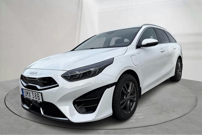 Vit Begagnad 2022 Kia Ceed Sportswagon Advance Kombi | 182 000 kr (Superpris) - Bild 1/4