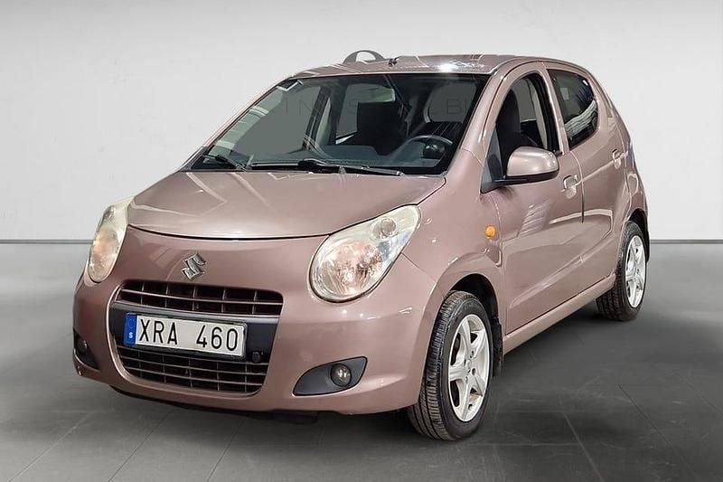 Brun Begagnad 2010 Suzuki Alto Halvkombi | 24 900 kr (Marknadspris) - Bild 1/3
