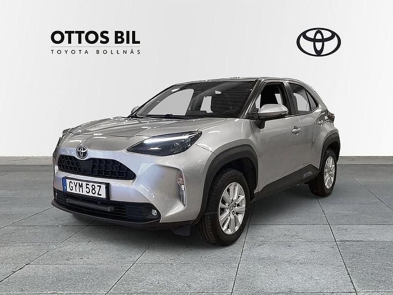 Silver Begagnad 2021 Toyota Yaris Cross Active SUV | 249 900 kr (Marknadspris) - Bild 1/3