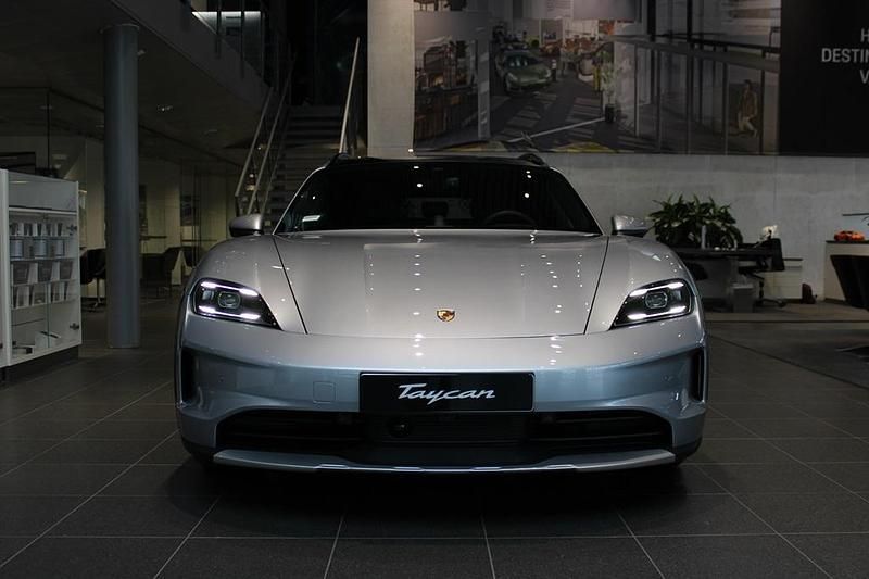 Ny Porsche Taycan Cross Turismo 319 kW (435 HK) 2026 Silver