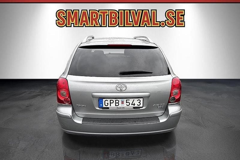 Begagnad Toyota Avensis 177 HK (130 kW) 2007 Gråmetallic Kombi