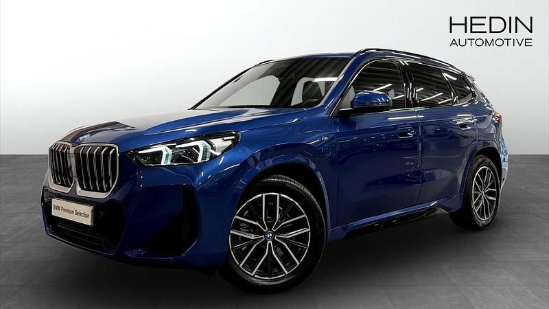 Begagnad 2025 BMW X1 Comfort Edition SUV | 563 700 kr - Bild 1/4