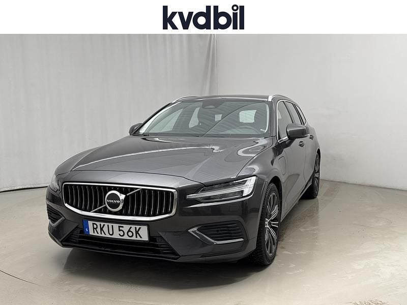 Begagnad Volvo V60 2023 Grå Kombi