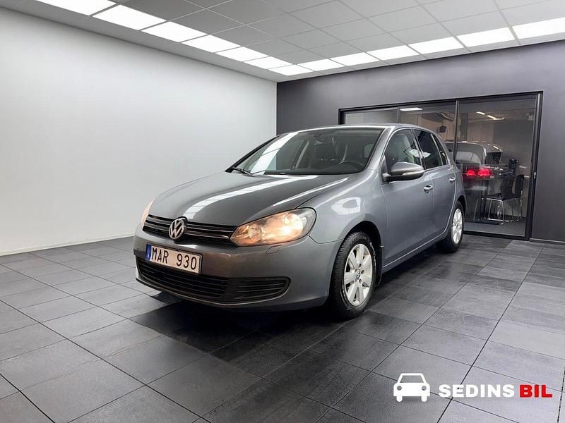 Grå Begagnad 2012 VW Golf VII Halvkombi | 79 900 kr (Bra pris) - Bild 1/4