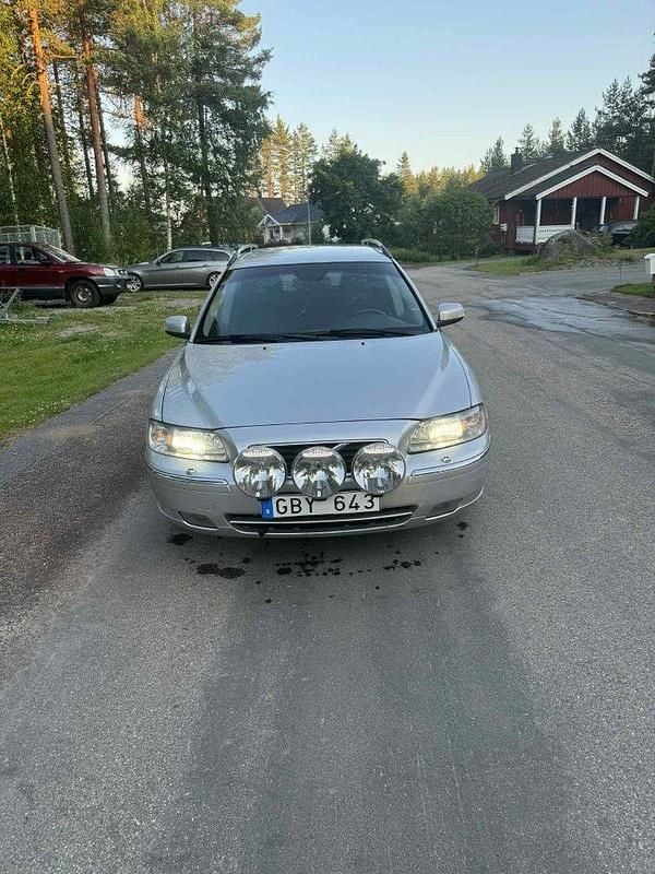 Grå Begagnad 2008 Volvo V70 Standard Kombi | 37 000 kr (Superpris) - Bild 1/4