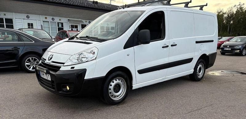 Vit Begagnad 2014 Toyota Proace Van | 79 900 kr (Marknadspris) - Bild 1/4