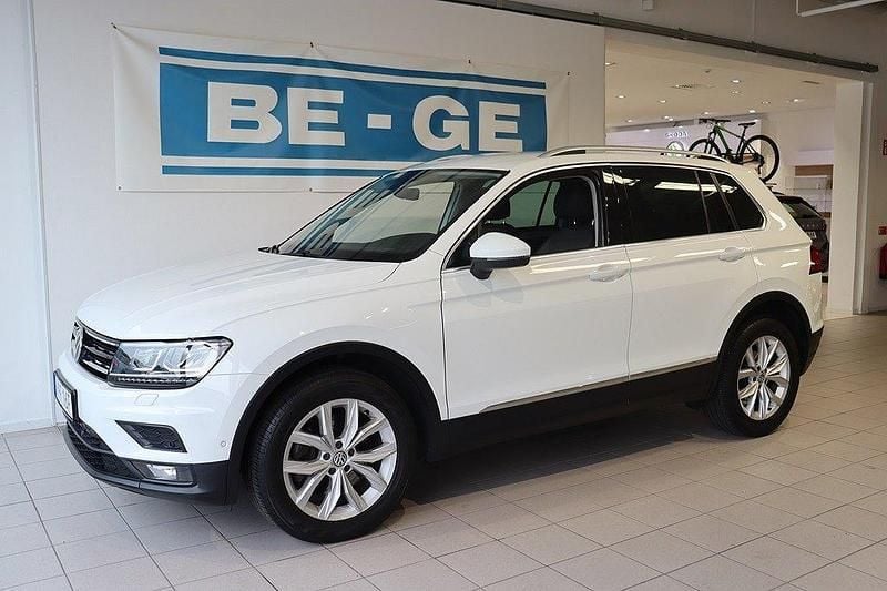 Vit Begagnad 2019 VW Tiguan Comfortline SUV | 259 900 kr (Bra pris) - Bild 1/4