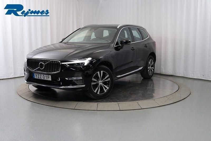 Svart Begagnad 2023 Volvo XC60 Core SUV | 384 900 kr (Superpris) - Bild 1/4