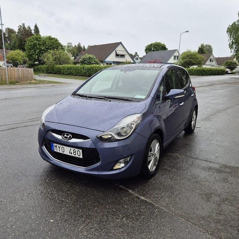 Blå Begagnad 2013 Hyundai ix20 Minibuss | 99 900 kr (Marknadspris) - Bild 1/1