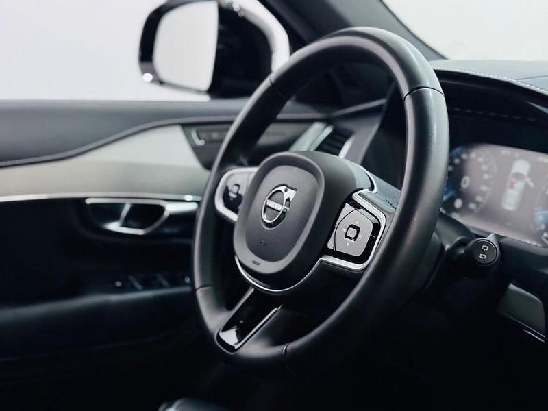 Begagnad Volvo XC90 R-Design 251 HK (184 kW) 2022 Svart SUV