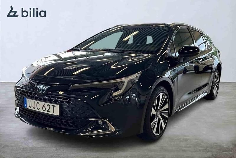 Svart Begagnad 2025 Toyota Corolla Style Kombi | 359 900 kr (Dyr) - Bild 1/1