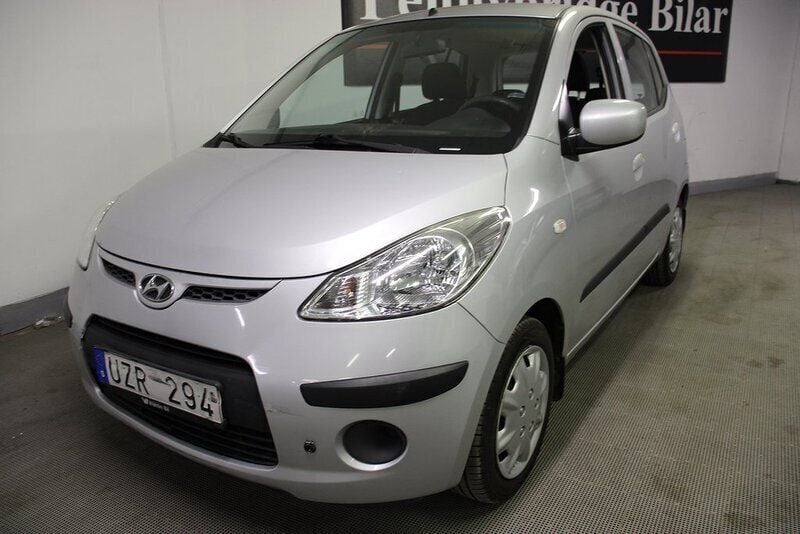 Silver Begagnad 2010 Hyundai i10 Halvkombi | 24 900 kr (Bra pris) - Bild 1/4