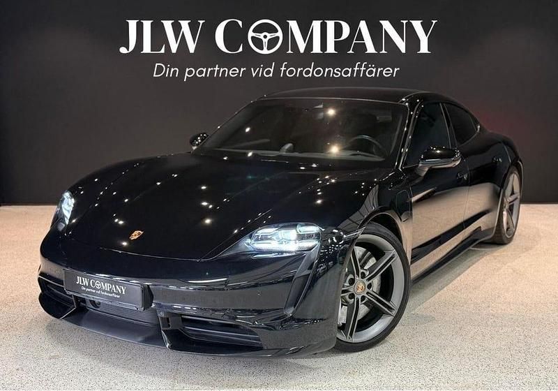 Svart Begagnad 2020 Porsche Taycan Turbo Sedan | 869 000 kr - Bild 1/4