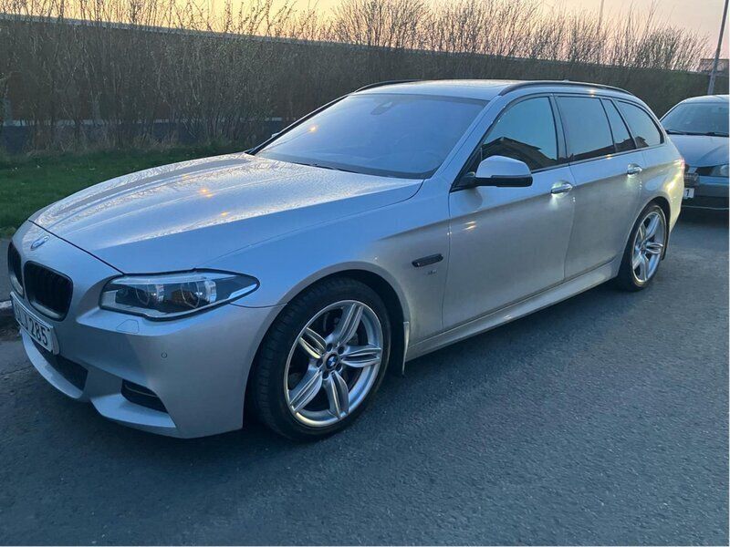 Silver Begagnad 2015 BMW 530 M Sport Kombi | 200 000 kr - Bild 1/4