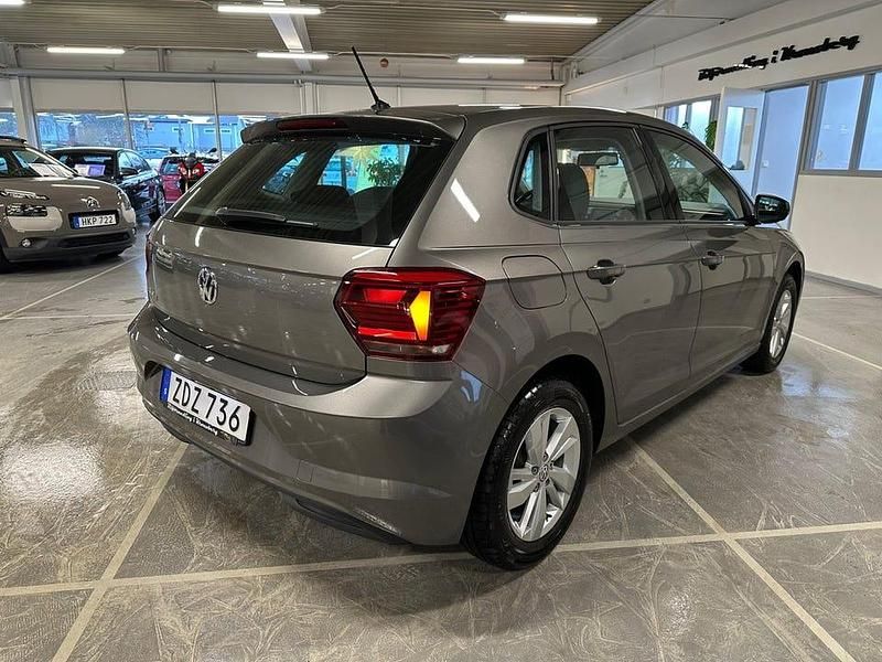 Begagnad VW Polo 95 HK (69 kW) 2017 Ljusgrå Halvkombi