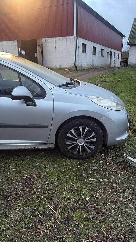 Begagnad 2007 Peugeot 207 Halvkombi | 7 000 kr (Superpris) - Bild 1/4