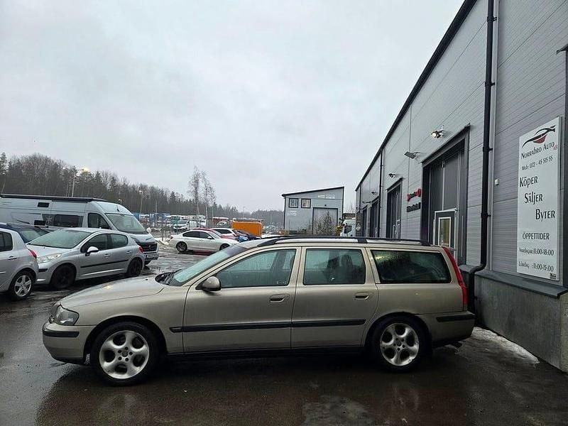 Begagnad Volvo V70 200 HK (147 kW) 2000 Ljusbrun Kombi