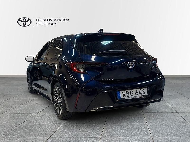 Begagnad Toyota Corolla Hybrid Style 140 HK (102 kW) 2024 Mörkblå (blå) Halvkombi