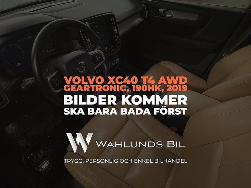 Svart Begagnad 2019 Volvo XC40 Inscription SUV | 298 900 kr (Marknadspris) - Bild 1/3