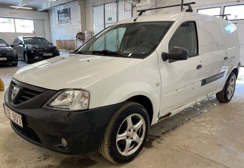 Vit Begagnad 2011 Dacia Logan Sedan | 25 900 kr - Bild 1/4