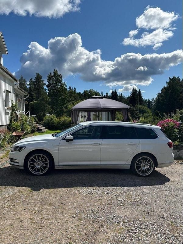 Vit Begagnad 2015 VW Passat GT Kombi | 92 000 kr (Marknadspris) - Bild 1/4
