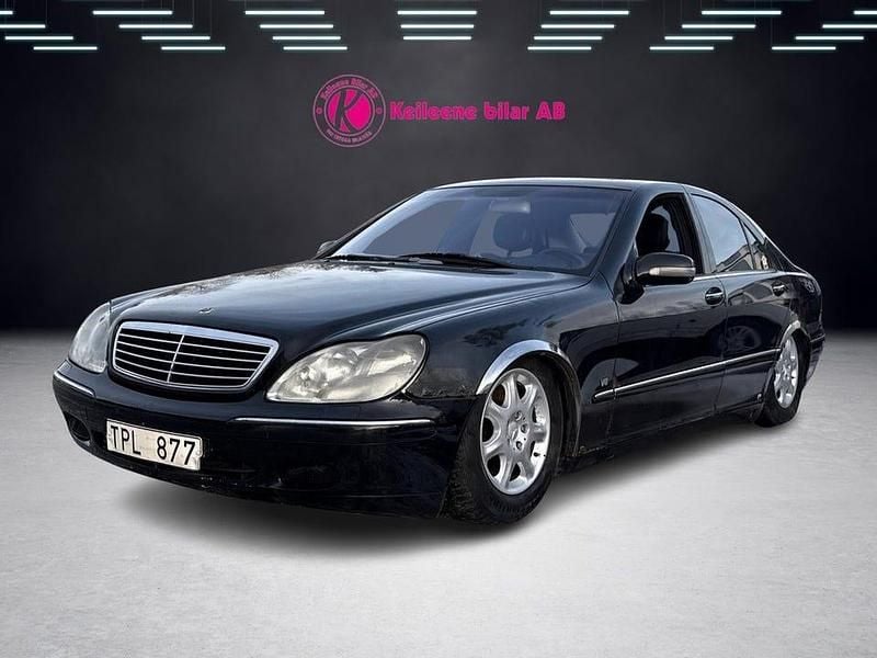Begagnad Mercedes S430 279 HK (205 kW) 1999 Svart Sedan