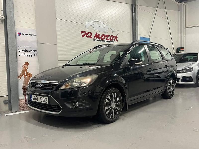 Svart Begagnad 2009 Ford Focus Titanium Kombi | 29 900 kr (Marknadspris) - Bild 1/4