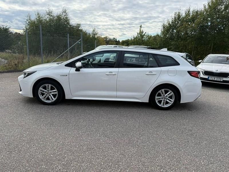Begagnad Toyota Corolla Active 122 HK (89 kW) 2021 Vit Kombi