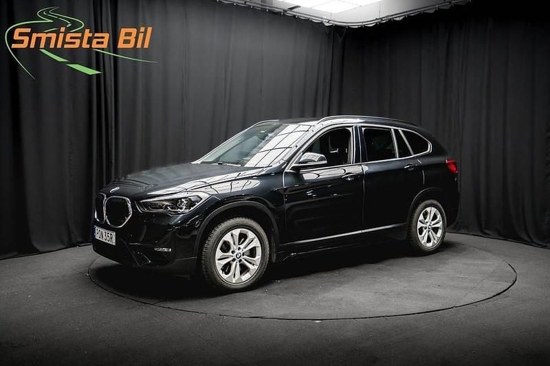 Svart Begagnad 2020 BMW X1 M Sport SUV | 288 900 kr (Marknadspris) - Bild 1/4