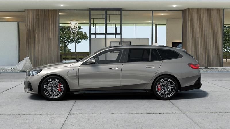 Begagnad BMW 530e Shadowline 190 HK (139 kW) 2026 Grå Kombi