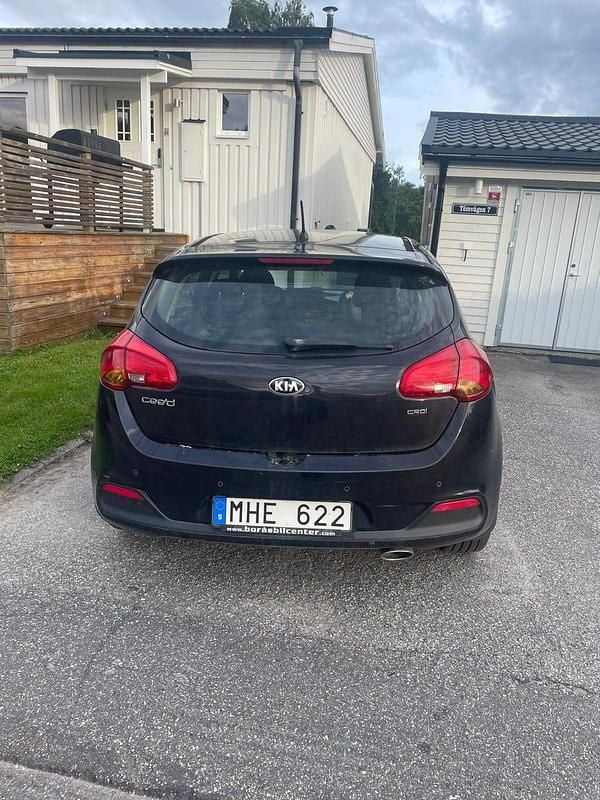 Begagnad Kia Ceed 128 HK (94 kW) 2013 Halvkombi