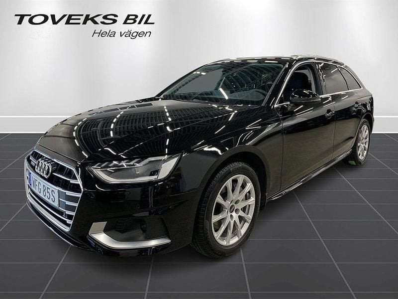 Brilliantsvart Begagnad 2025 Audi A4 Advanced Kombi | 399 900 kr (Lite dyr) - Bild 1/4