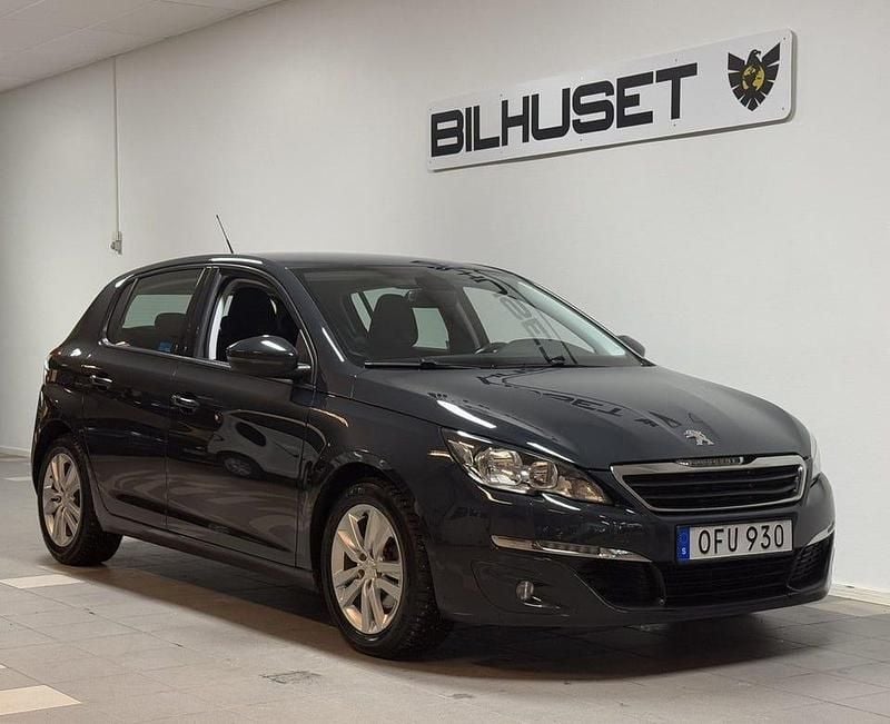Mörkgrå Begagnad 2016 Peugeot 308 Active Halvkombi | 79 900 kr (Marknadspris) - Bild 1/4