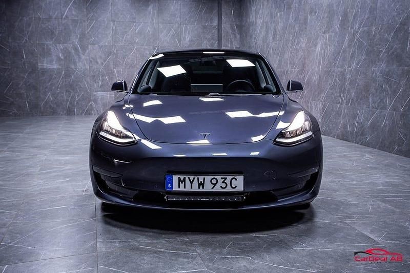 Begagnad Tesla Model 3 Performance 377 kW (513 HK) 2020 Grå Sedan