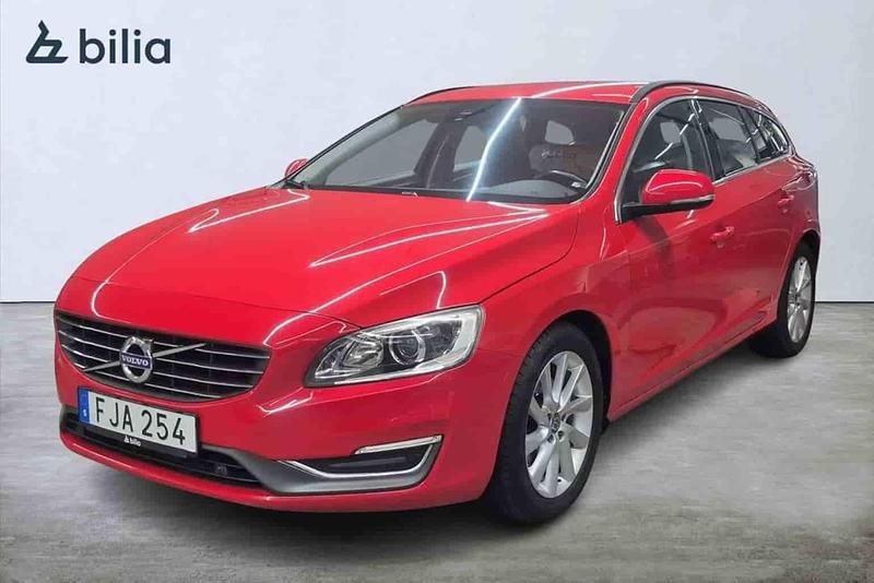 Röd Begagnad 2015 Volvo V60 Business Edition Kombi | 139 000 kr - Bild 1/1
