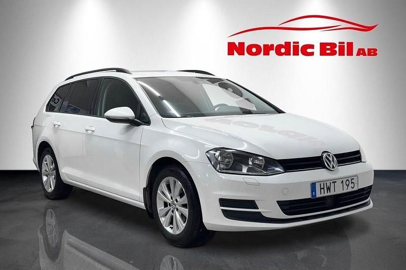 Vit Begagnad 2016 VW Golf VII Kombi | 99 900 kr (Bra pris) - Bild 1/4