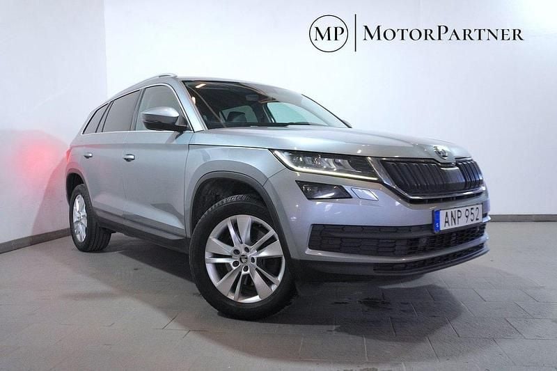 Grå Begagnad 2018 Skoda Kodiaq SUV | 229 900 kr (Marknadspris) - Bild 1/4