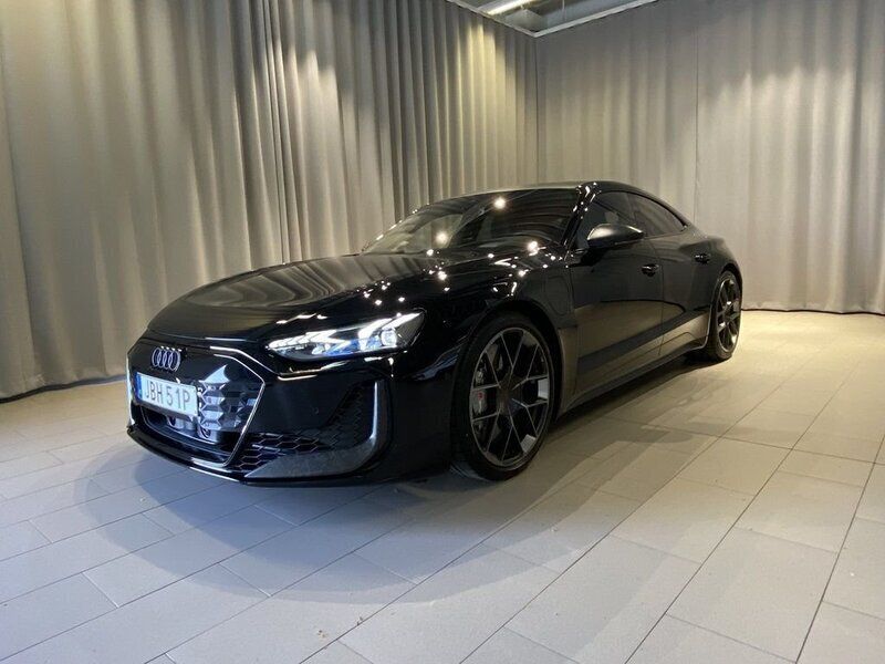Svart Ny 2025 Audi e-tron Performance SUV | 2 396 200 kr - Bild 1/4