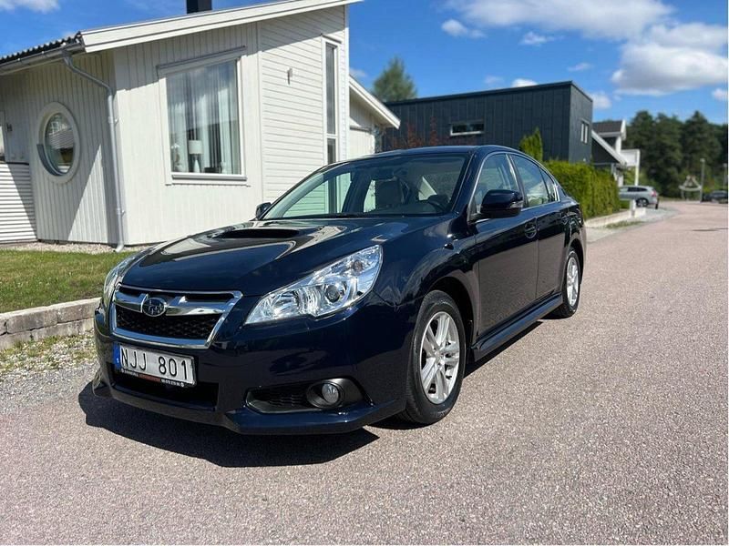 Blå Begagnad 2013 Subaru Legacy Sedan | 62 000 kr (Bra pris) - Bild 1/4