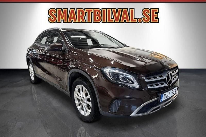 Begagnad Mercedes GLA180 109 HK (80 kW) 2018 Brun SUV