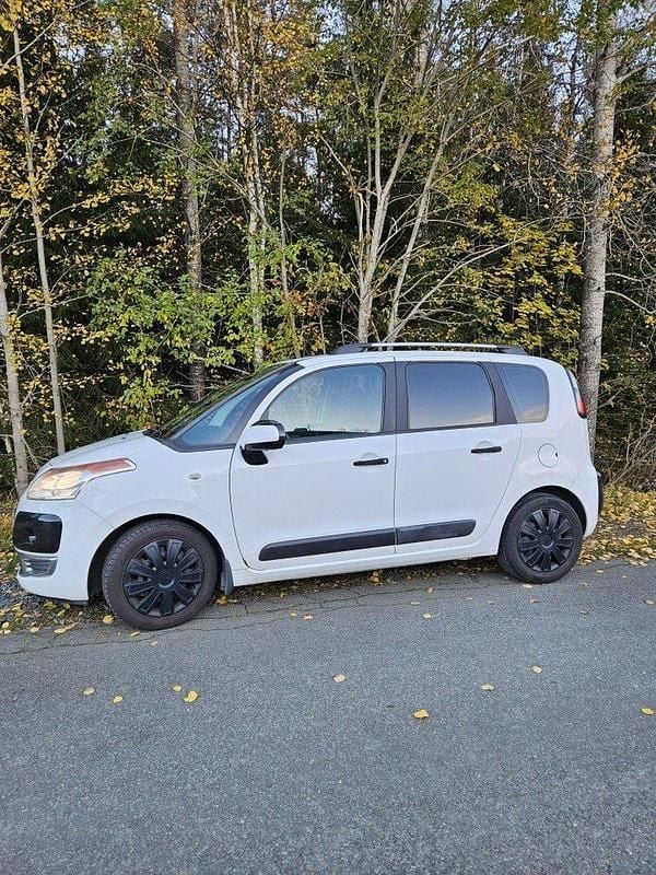 Vit Begagnad 2011 Citroën C3 Picasso Minibuss | 32 000 kr (Marknadspris) - Bild 1/4