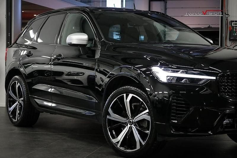 Begagnad Volvo XC60 R-Design 456 HK (335 kW) 2022 Svart SUV