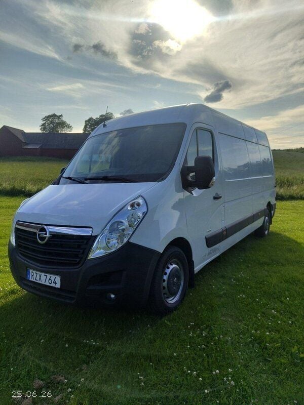 Vit Begagnad 2018 Opel Movano Van | 149 900 kr (Superpris) - Bild 1/4