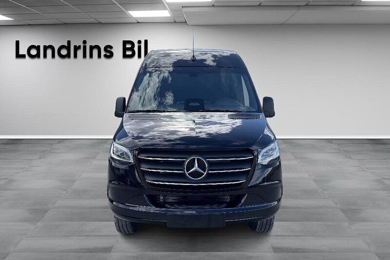 Ny Mercedes Sprinter 2025 Svart (obsidiansvart metallic) Van