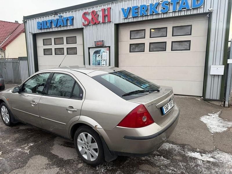 Begagnad Ford Mondeo 146 HK (107 kW) 2001 Okänd Halvkombi