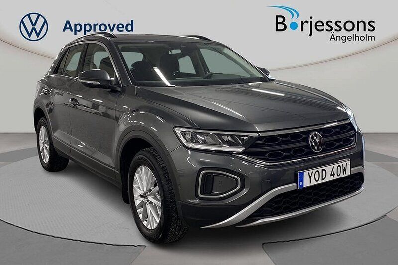 Mörkgrå Begagnad 2022 VW T-Roc SUV | 209 000 kr (Marknadspris) - Bild 1/4