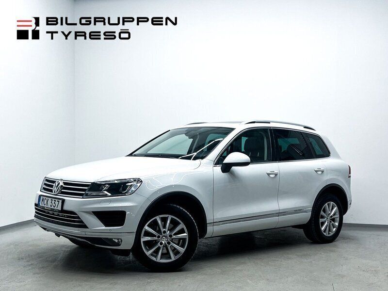 Vit Begagnad 2016 VW Touareg SUV | 189 900 kr (Marknadspris) - Bild 1/4
